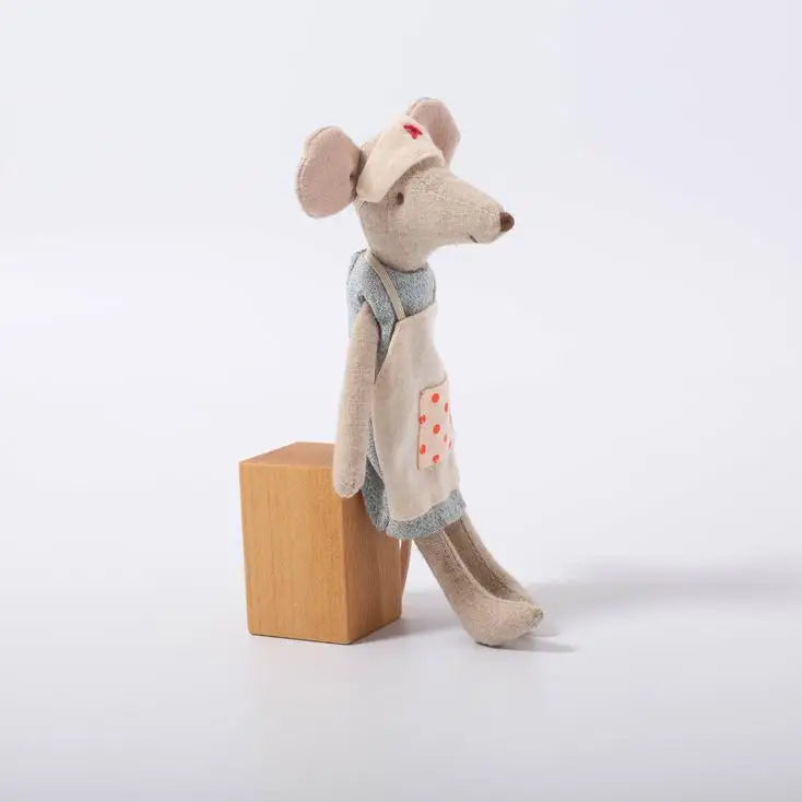 Nurse Mouse